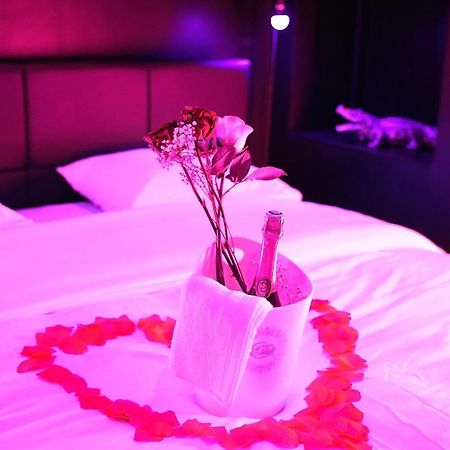 Love Room Suite Dirty Diana Обань Экстерьер фото