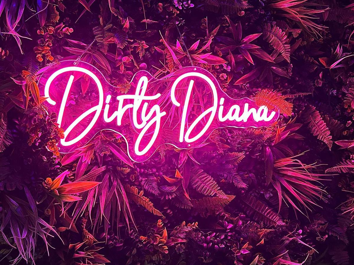 Love Room Suite Dirty Diana Обань Экстерьер фото